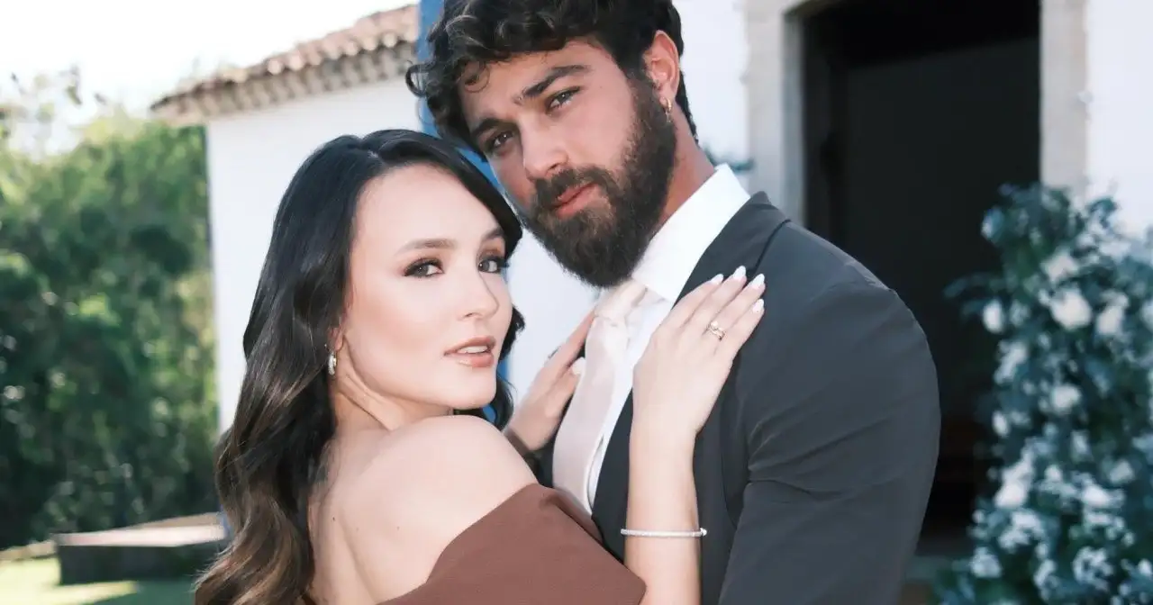 Larissa Manoela brinca sobre aumentar a família com Frambach: "Falta fazer o filho mesmo"
